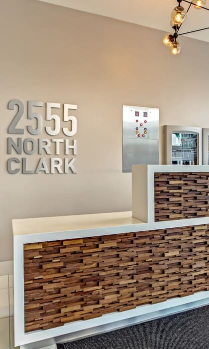 2555 N Clark Apartments